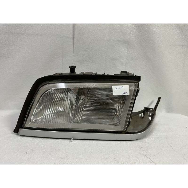 OTICA ESQUERDA MERCEDES-BENZ W202