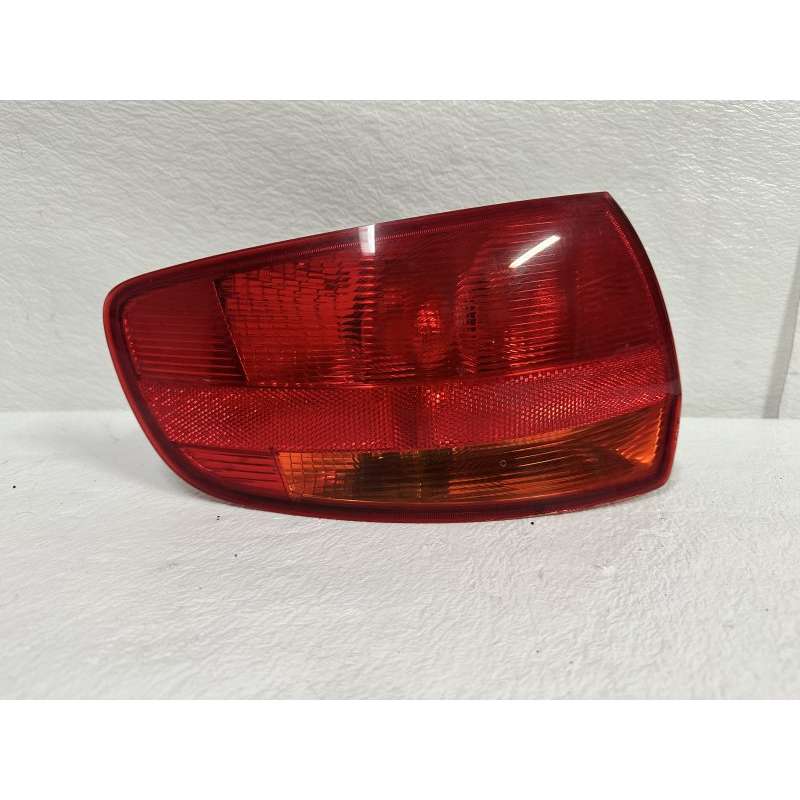 FAROLIM ESQUERDO AUDI A3 (8P) ANO-2006 REF-8P494509513S