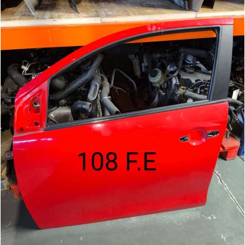PORTA FRENTE ESQUERDA PEUGEOT 108
